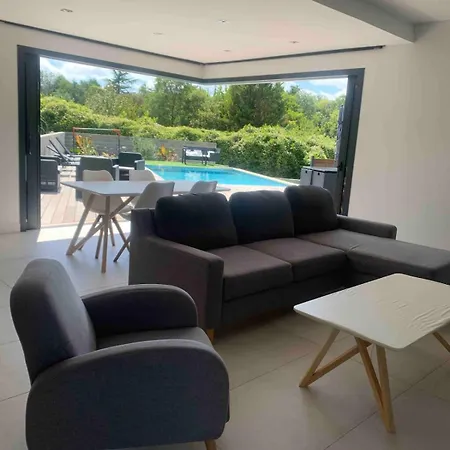 Сasa de vacaciones Maison 140 M2 With Pool